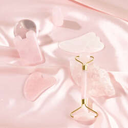 Pelcare Rose Quartz Face Roller - 3